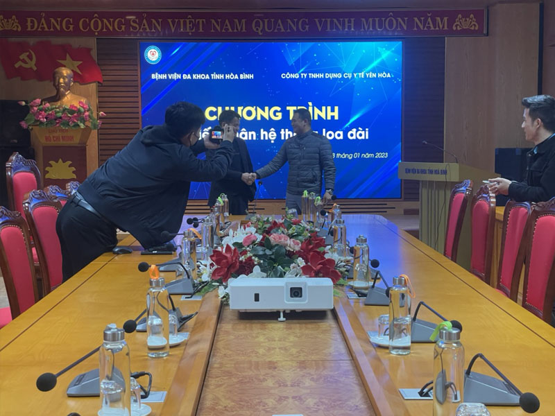 Hệ thống micro phòng họp lắp đặt và bàn giao cho bệnh viện